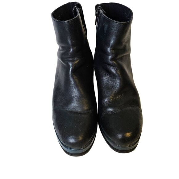 Camper black leather heeled booties.  Size 40(9). - Picture 2 of 6